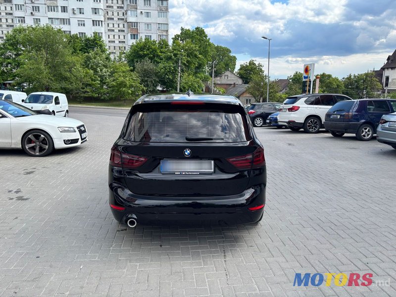 2018' BMW 2 Series Gran Tourer photo #2