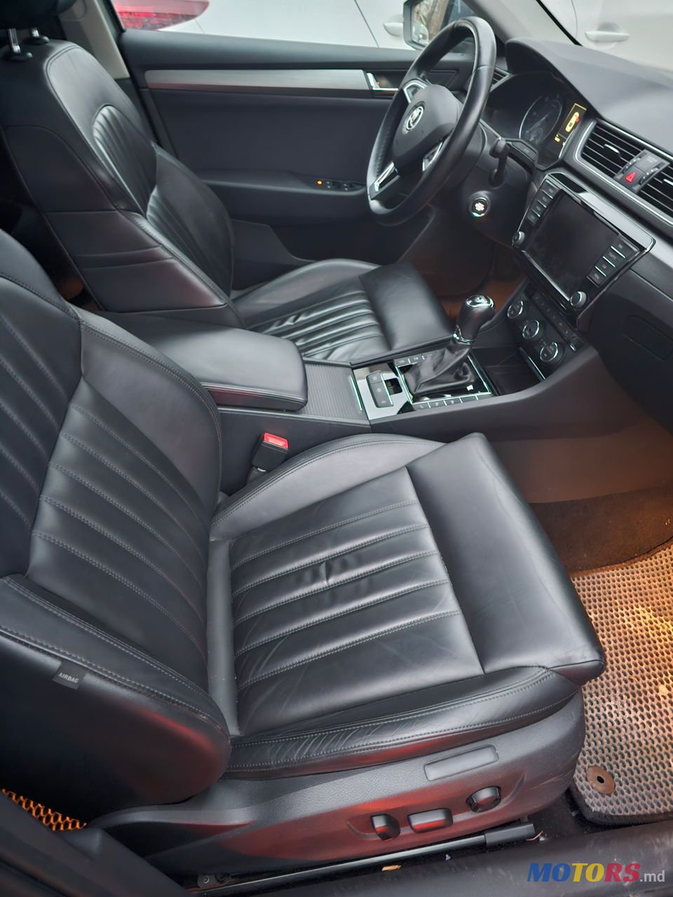 2016' Skoda Superb photo #5