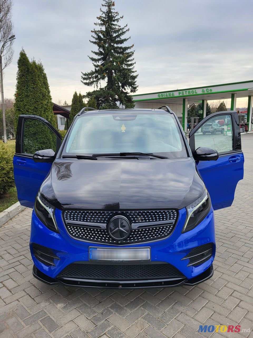 2017' Mercedes-Benz V-Class photo #1