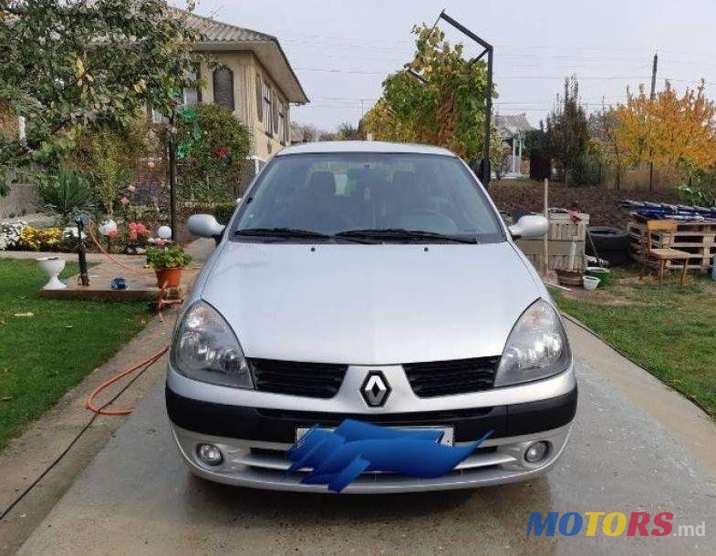 2002' Renault Clio photo #1