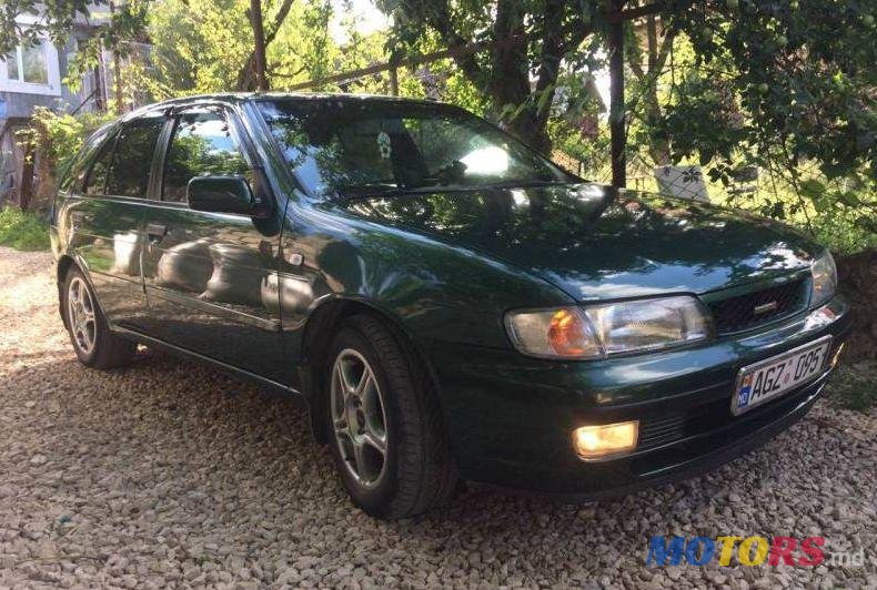 1995' Nissan Almera photo #1