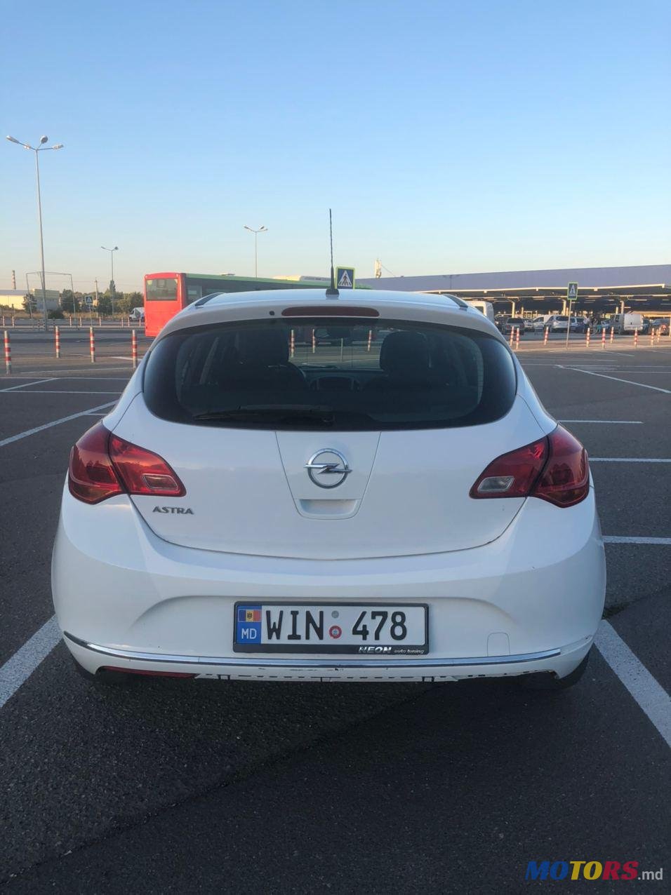 2013' Opel Astra photo #5