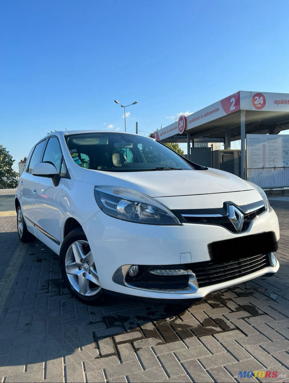 2015' Renault Scenic photo #1