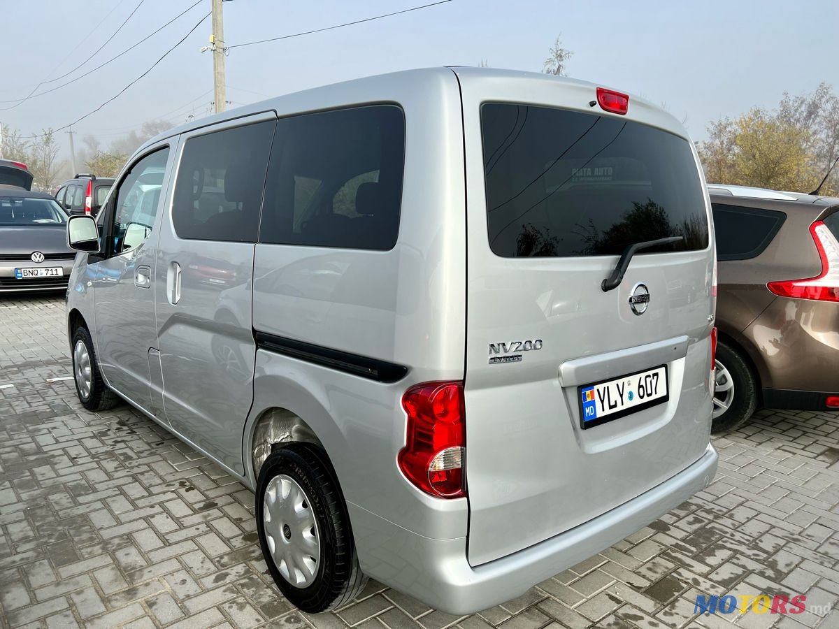 2012' Nissan Nv200 photo #2