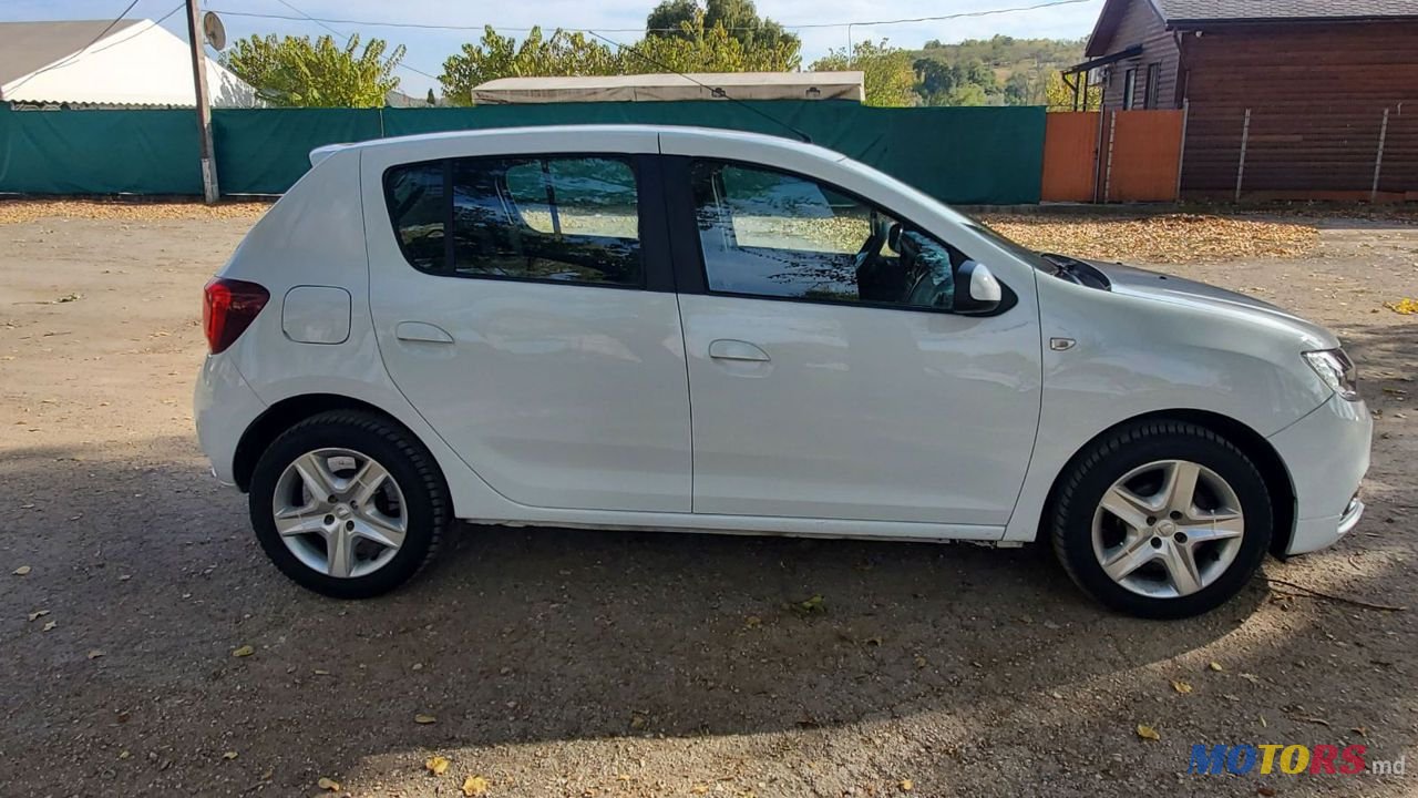 2017' Dacia Sandero photo #1