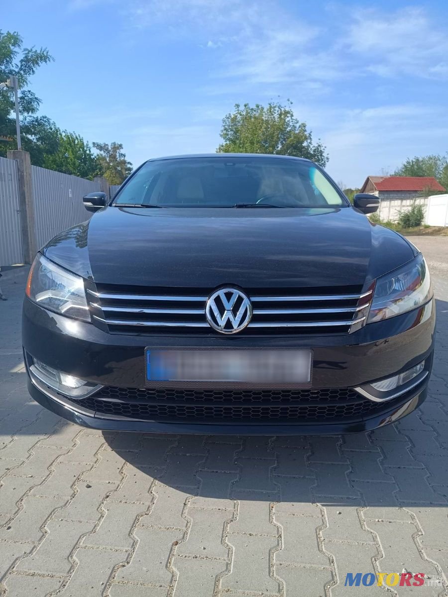 2015' Volkswagen Passat photo #2