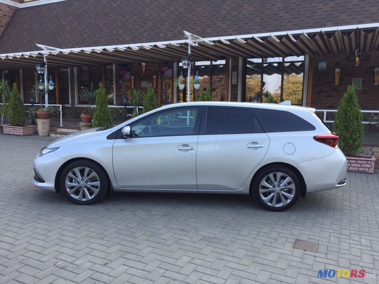 2016' Toyota Auris photo #3