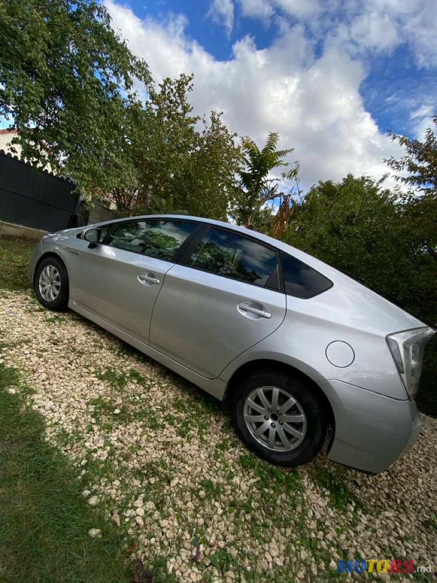 2011' Toyota Prius photo #4