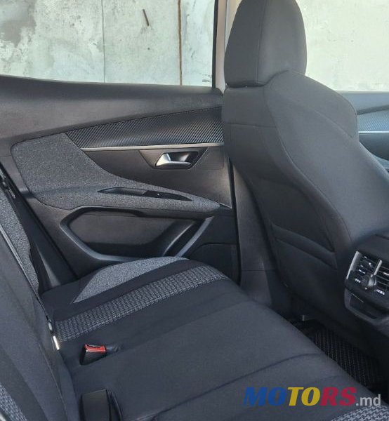 2018' Peugeot 3008 photo #3