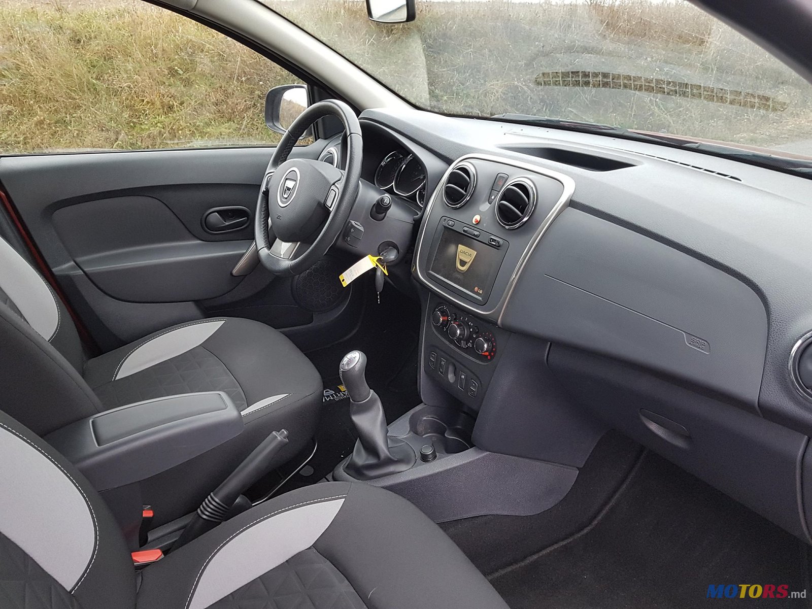 2014' Dacia Sandero Stepway photo #5