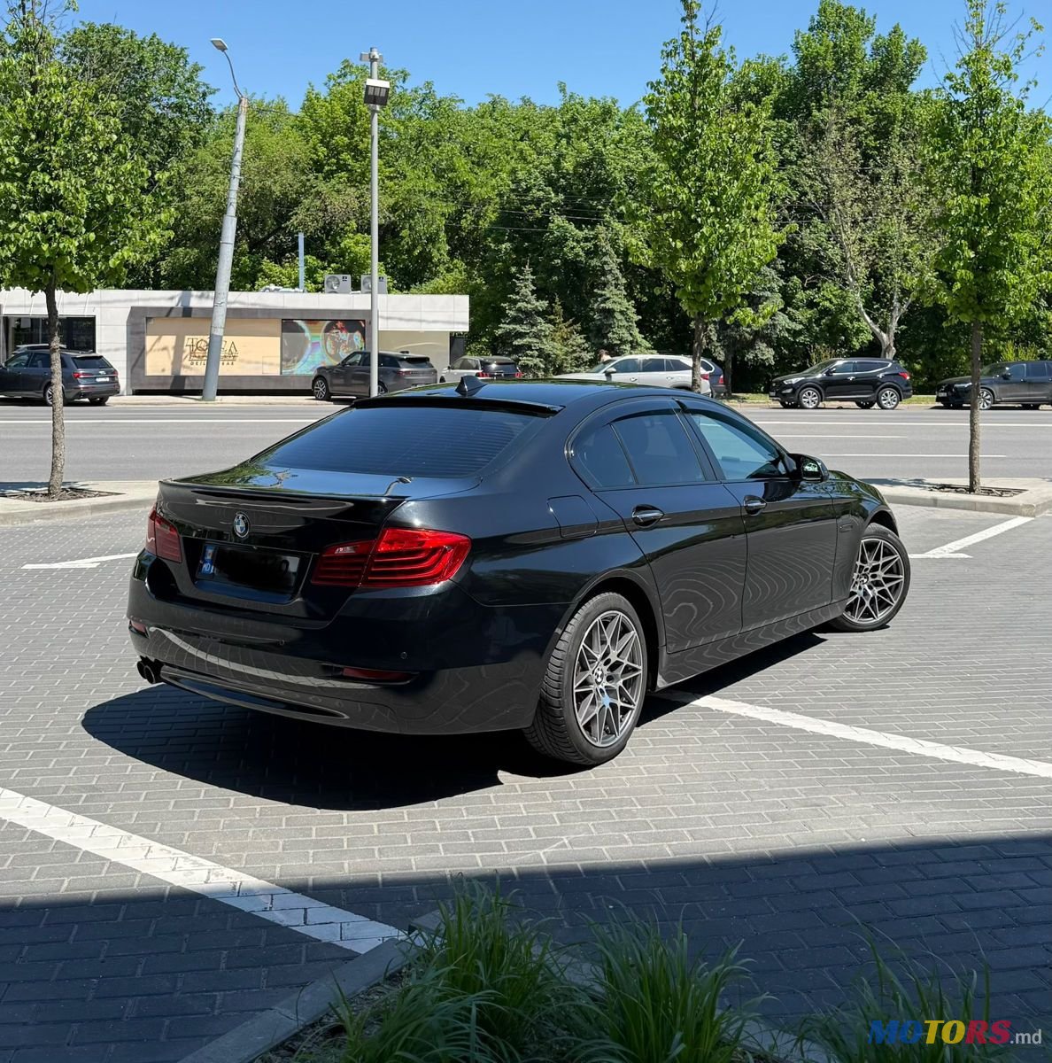 2015' BMW 5 Series photo #2