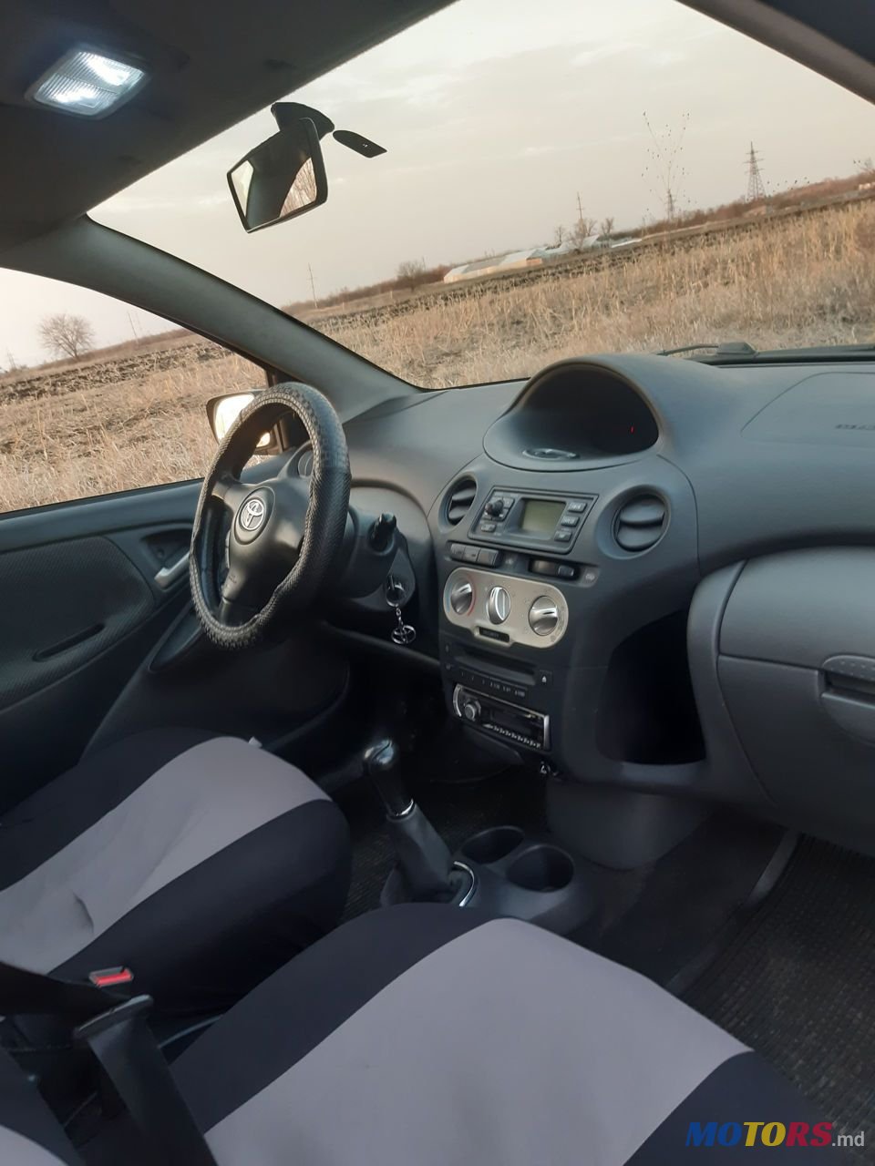 2004' Toyota Yaris photo #5