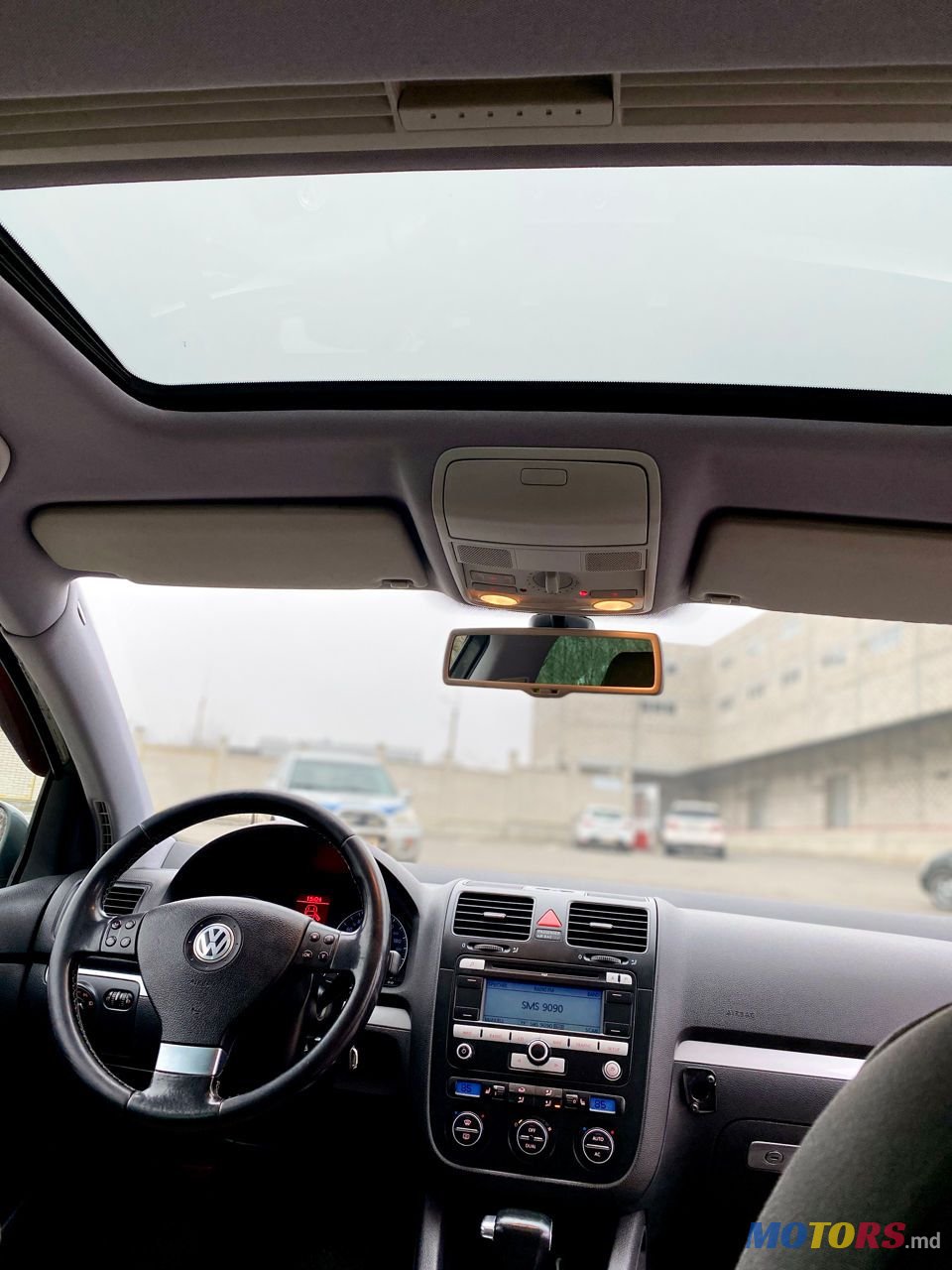 2009' Volkswagen Golf photo #5