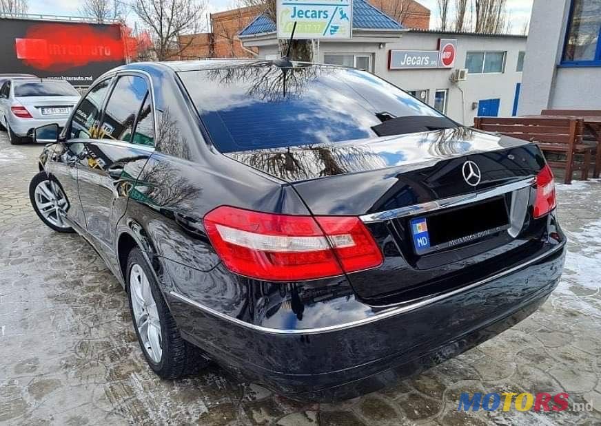 2010' Mercedes-Benz E Класс photo #1
