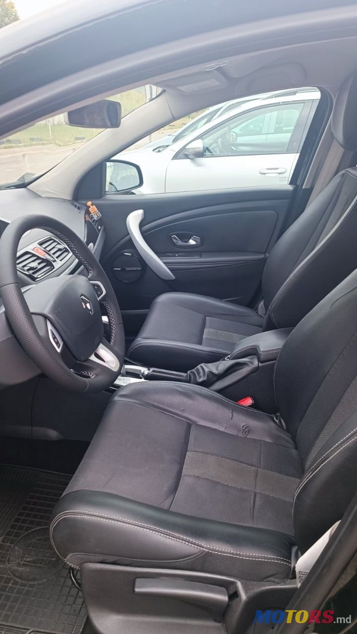 2010' Renault Megane photo #5