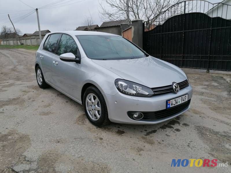 2011' Volkswagen Golf photo #1