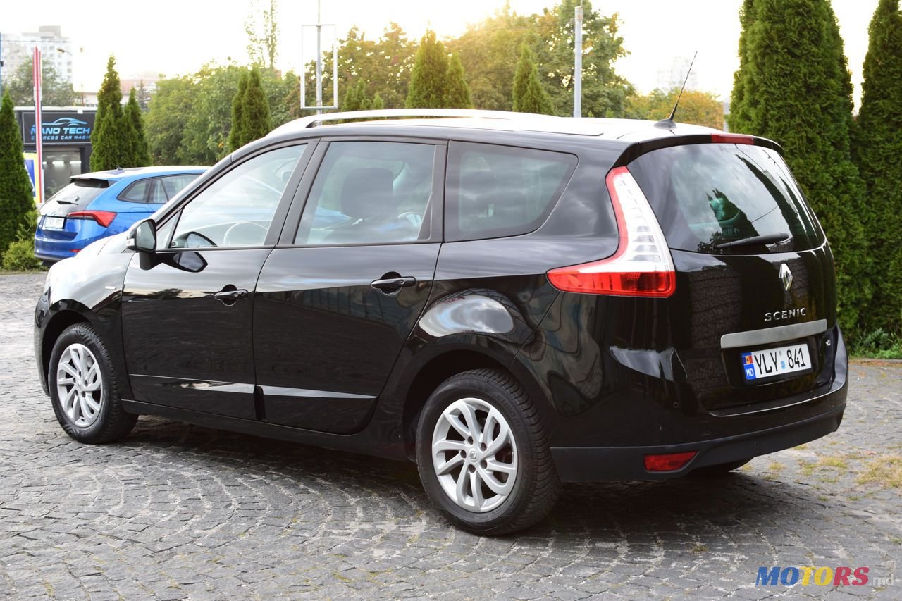 2015' Renault Grand Scenic photo #3