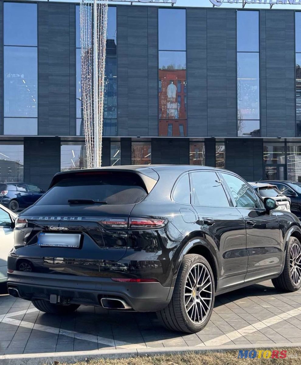 2019' Porsche Cayenne photo #3
