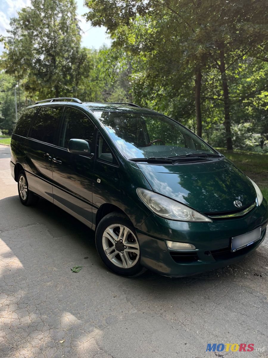 2005' Toyota Previa photo #2