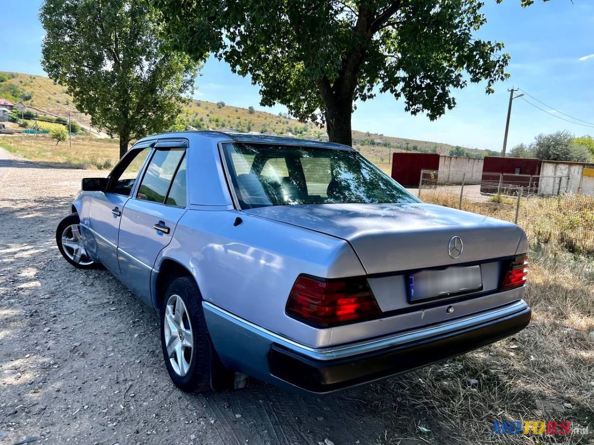 1993' Mercedes-Benz E-Class photo #5