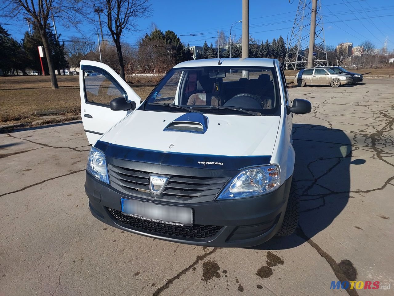 2012' Dacia Logan photo #1