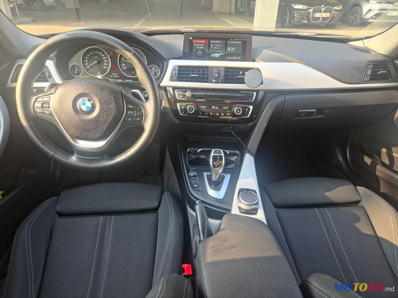 2017' BMW 3 Series photo #4