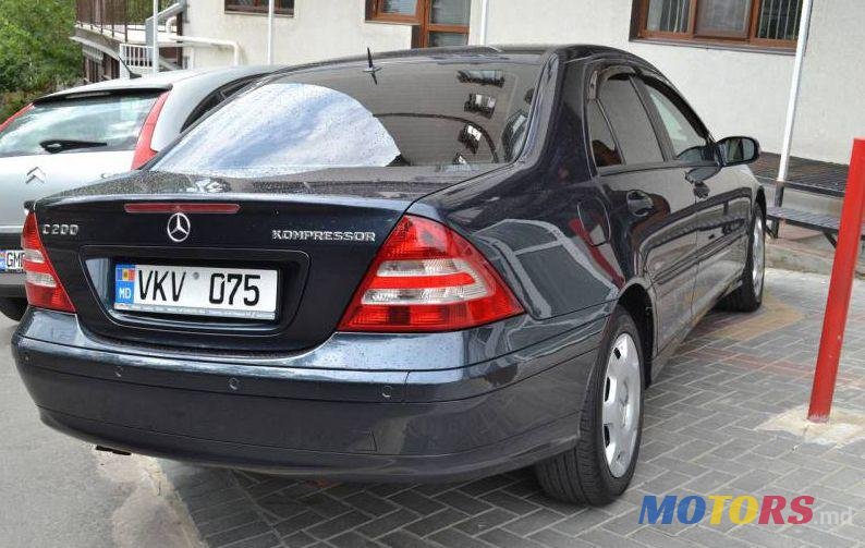 2005' Mercedes-Benz C photo #2