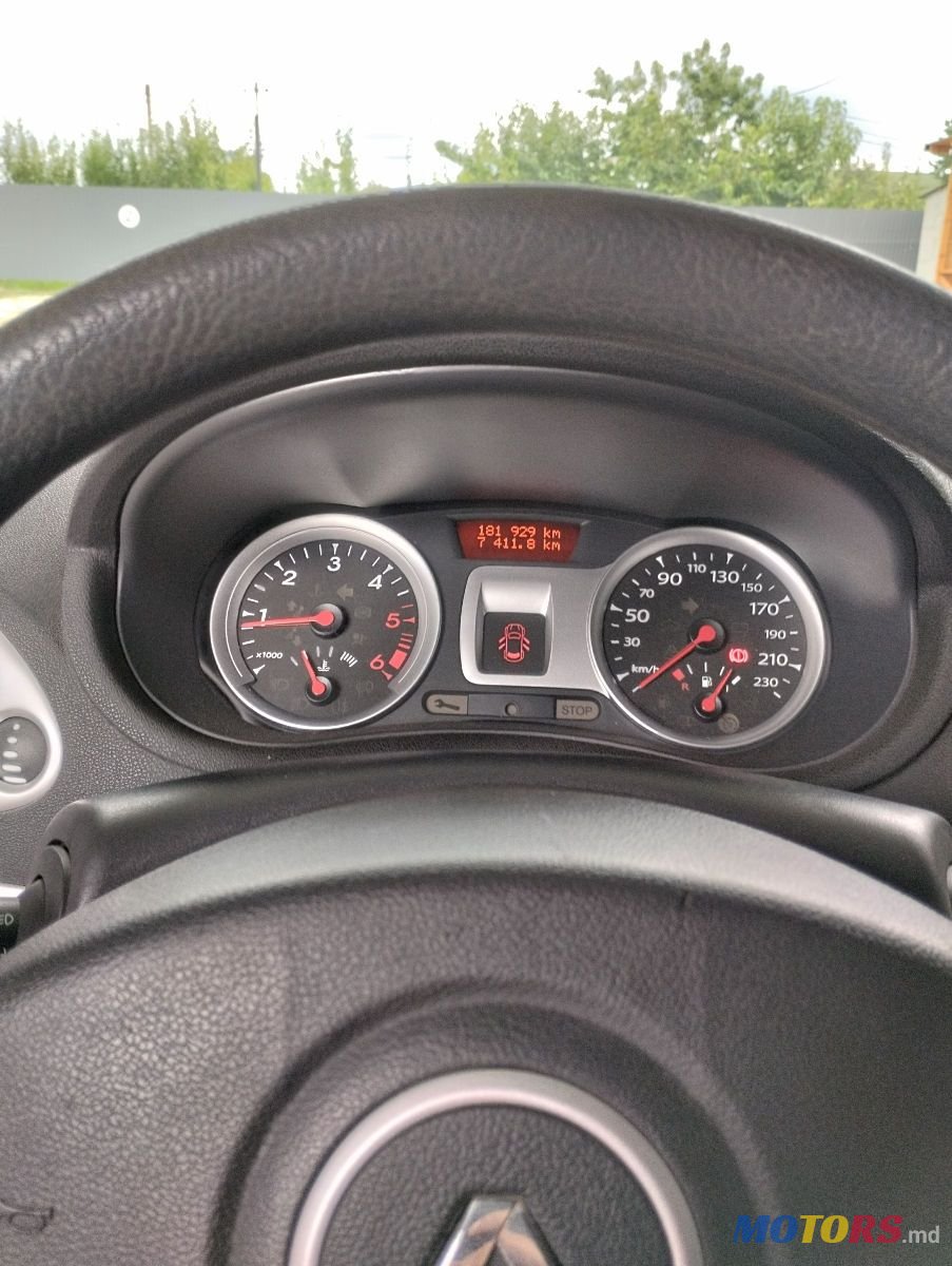 2012' Renault Clio photo #6