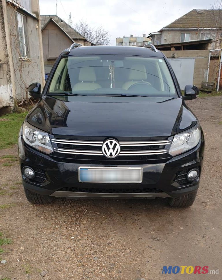 2012' Volkswagen Tiguan photo #1