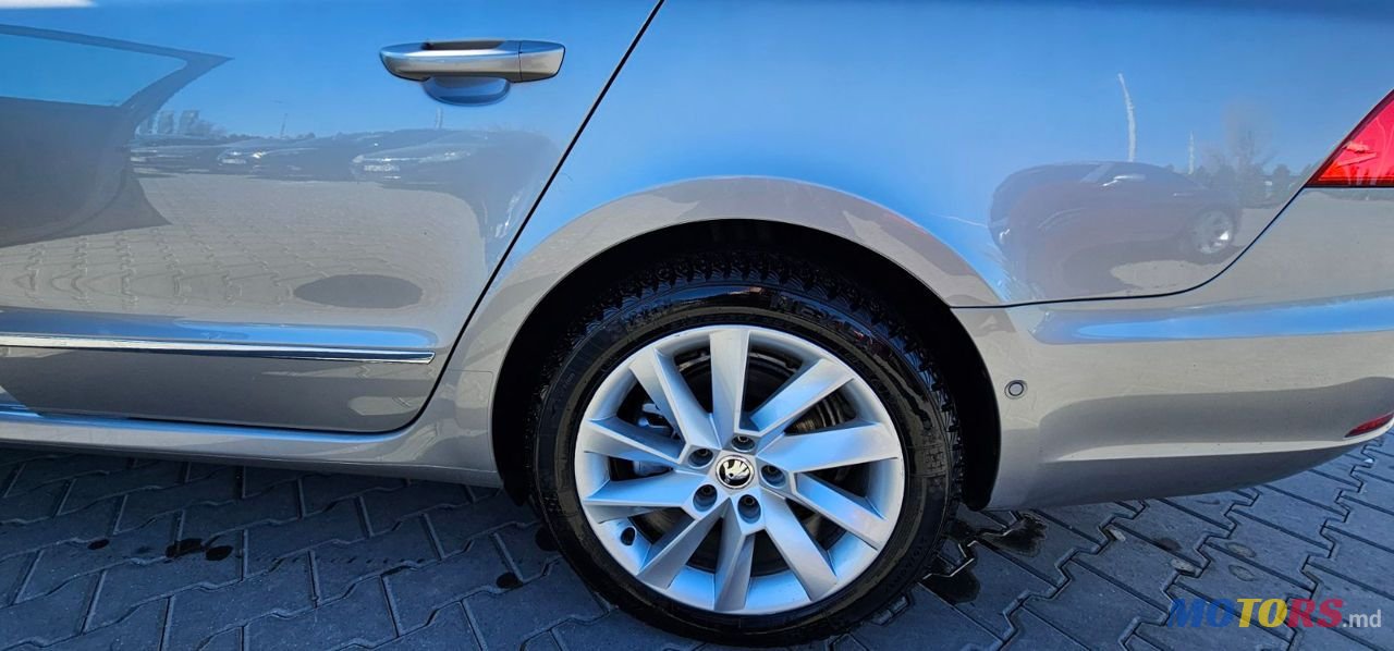 2014' Skoda Superb photo #3