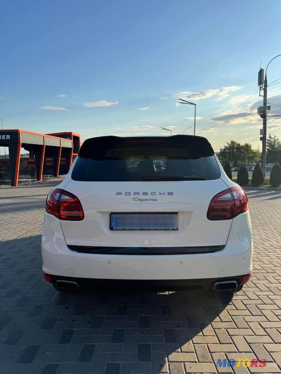 2011' Porsche Cayenne photo #4