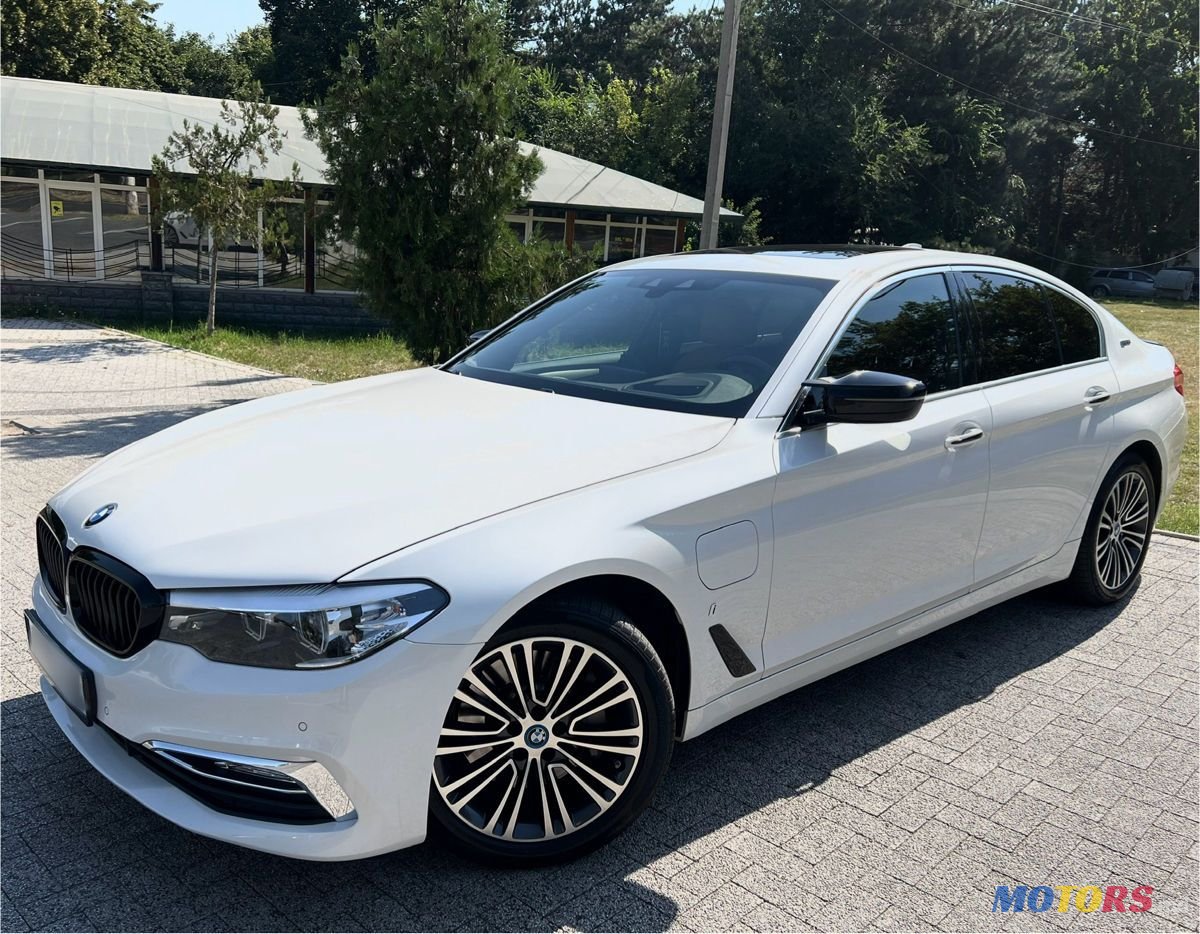 2017' BMW 5 Series photo #3