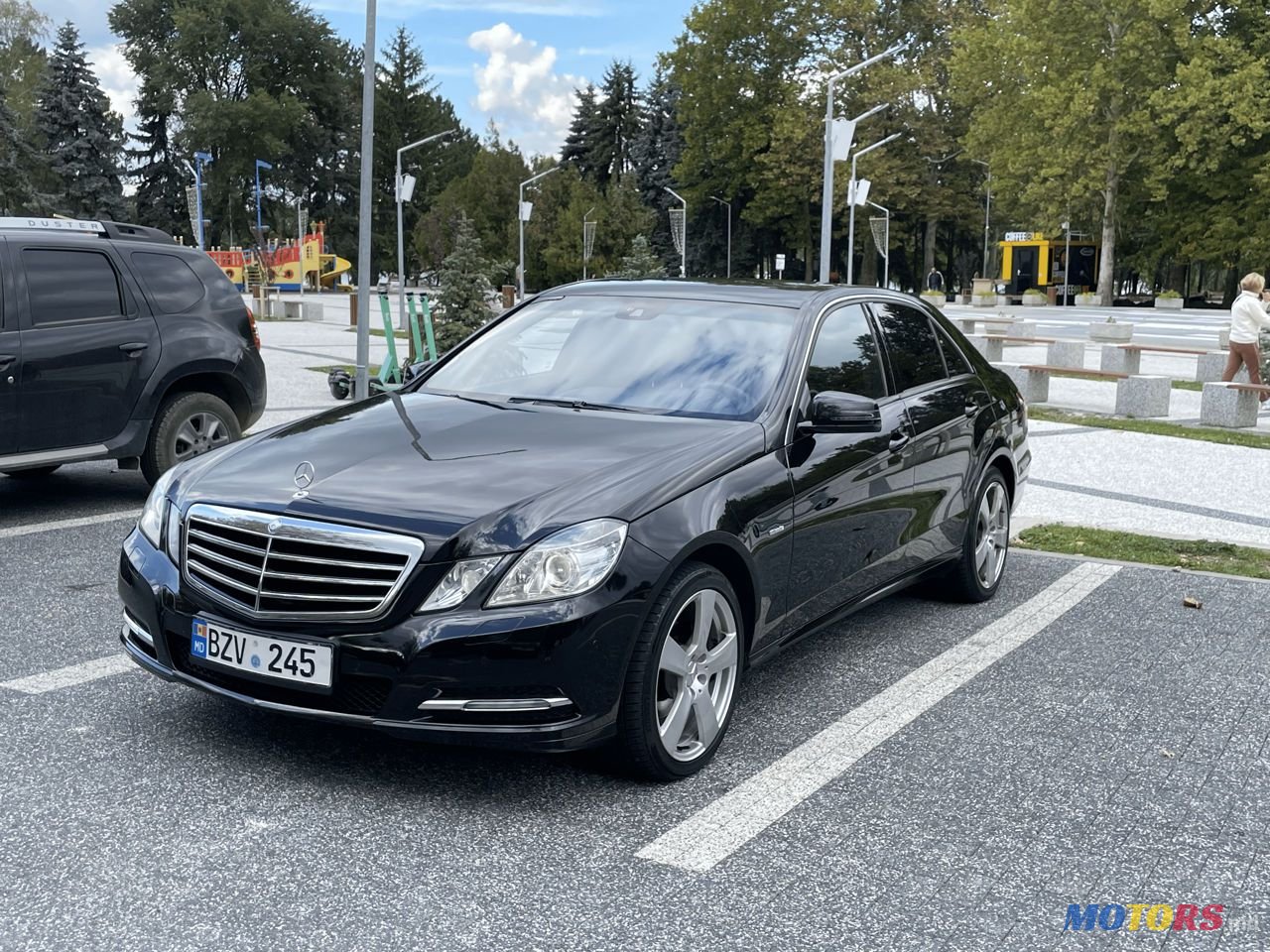2011' Mercedes-Benz E Класс photo #2