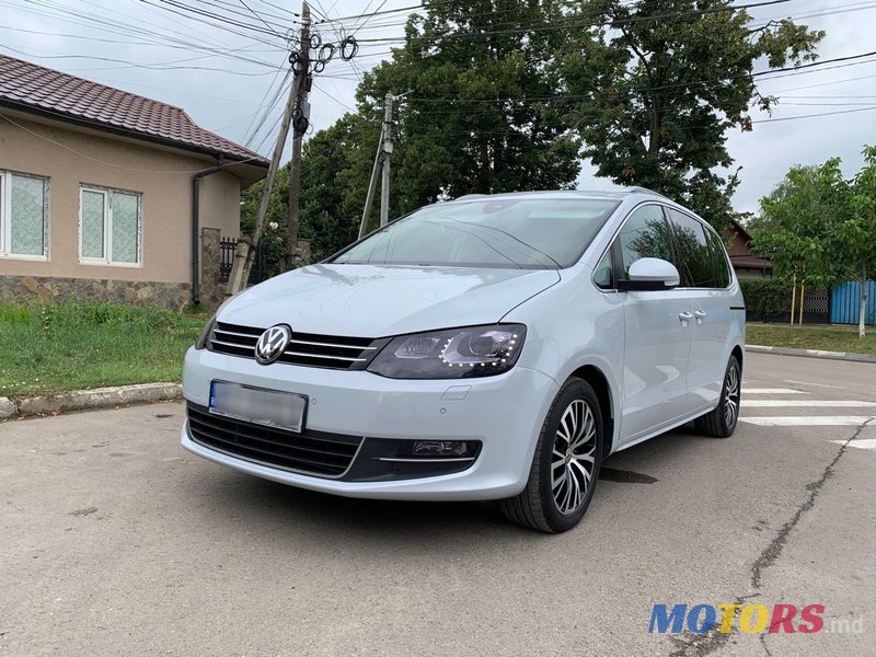 2019' Volkswagen Sharan photo #1