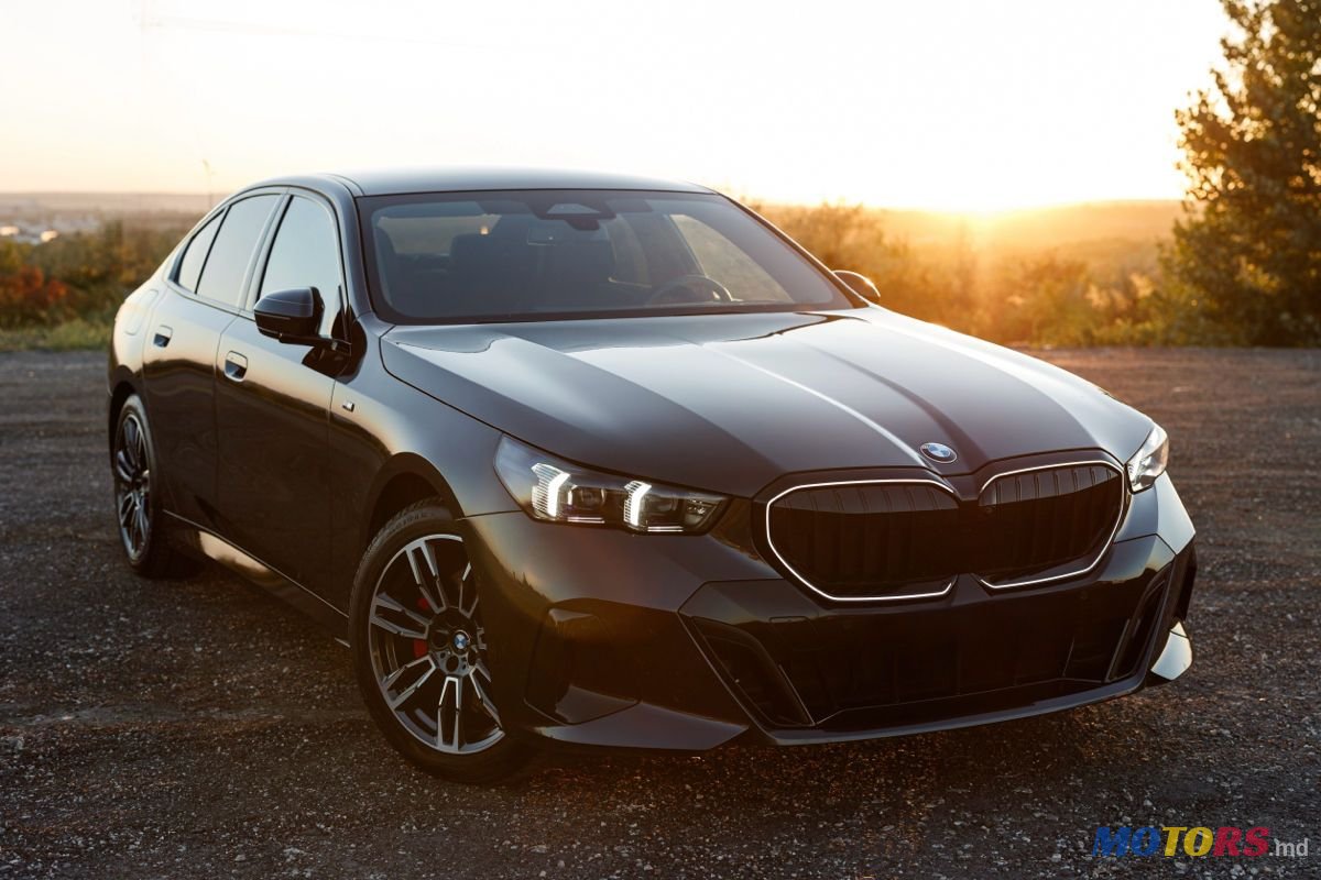 2023' BMW 5 Series photo #1