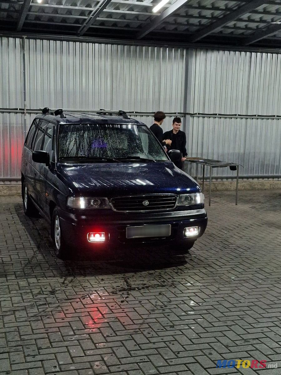 1997' Mazda MPV photo #2