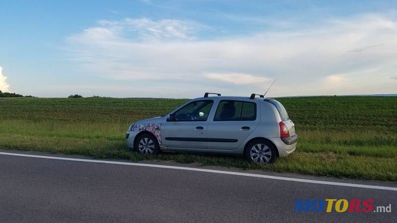 2002' Renault Clio photo #6