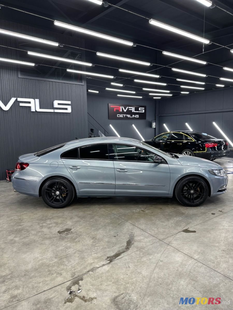 2013' Volkswagen Passat photo #3