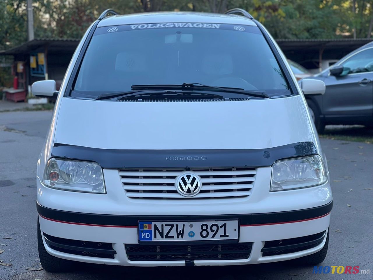 2002' Volkswagen Sharan photo #1