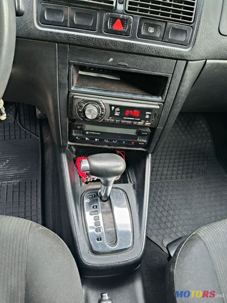 2000' Volkswagen Golf photo #6