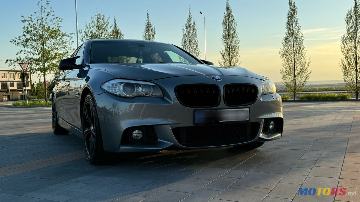 2012' BMW 5 Series photo #2