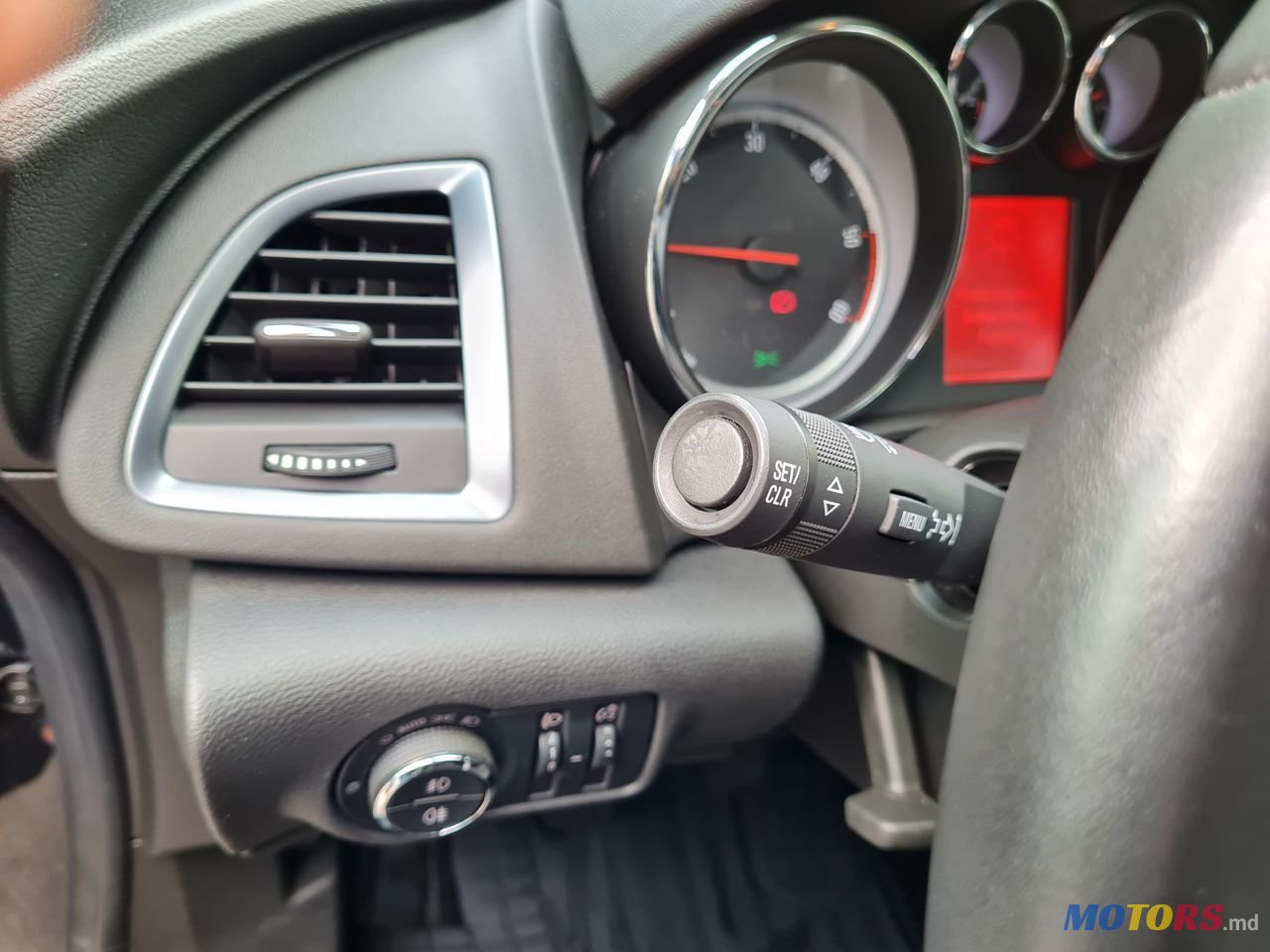 2013' Opel Astra photo #5