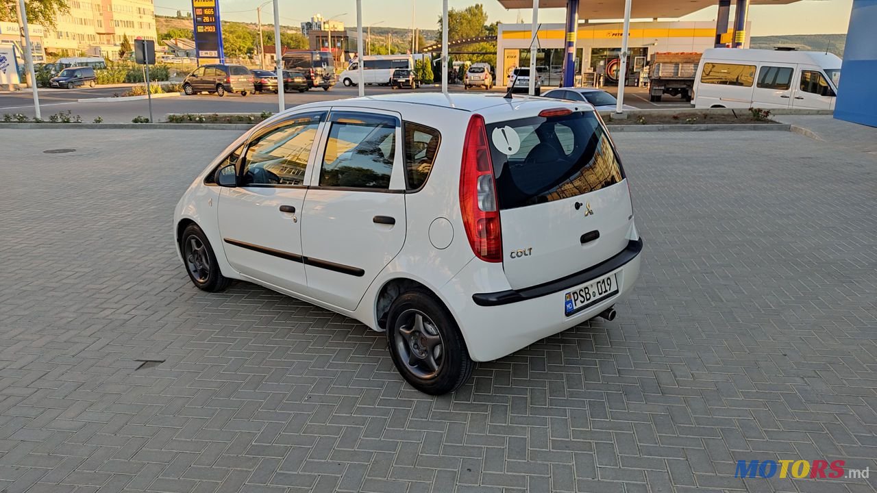 2007' Mitsubishi Colt photo #4