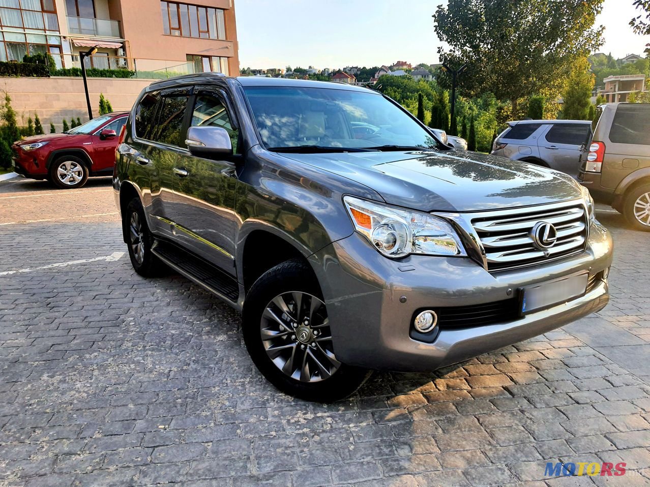 2010' Lexus Gx Series photo #1