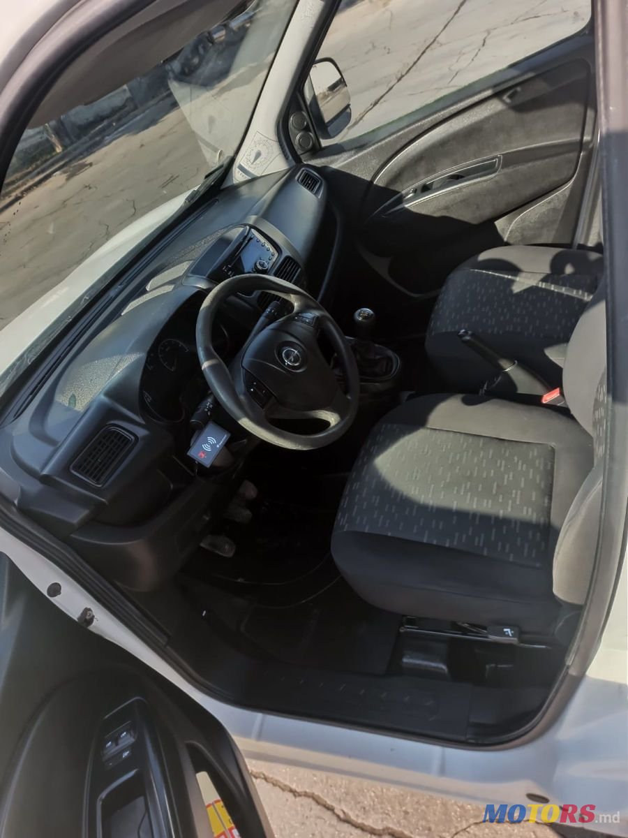 2012' Opel Combo photo #2