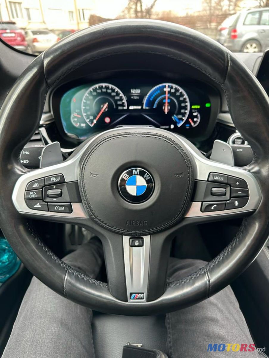 2018' BMW 5 Series photo #3