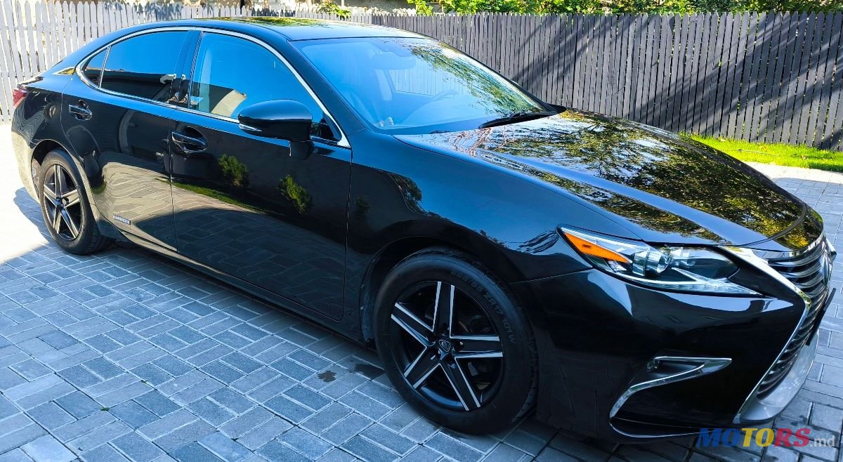 2013' Lexus Es Series photo #4