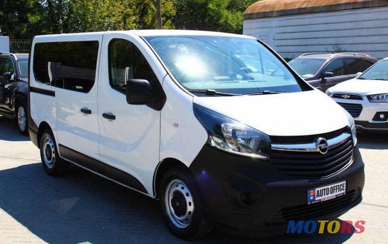 2015' Opel Vivaro photo #1
