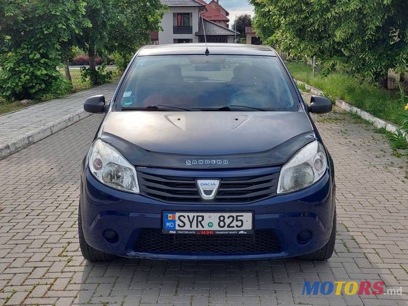 2009' Dacia Sandero photo #2
