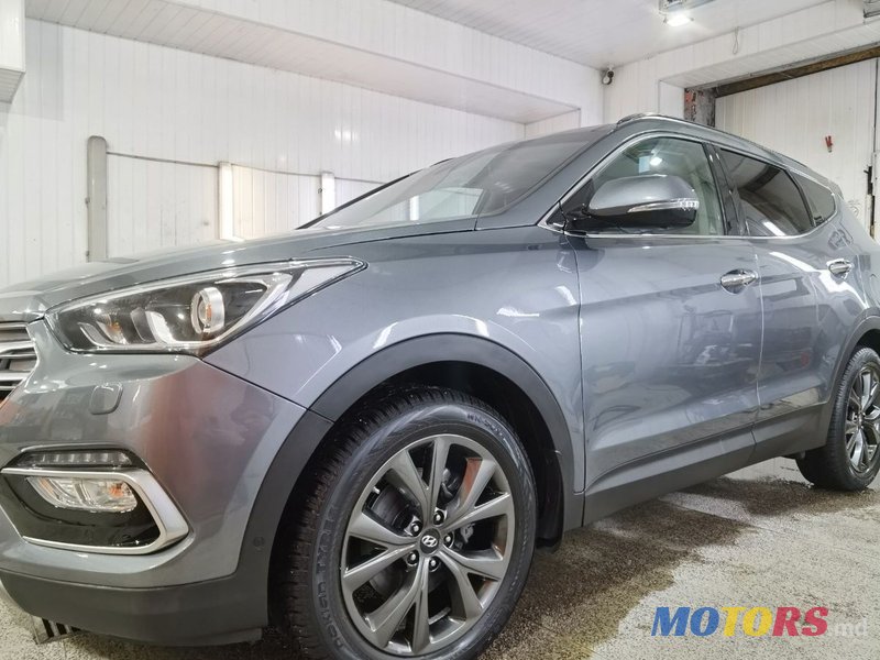 2018' Hyundai Santa Fe photo #3